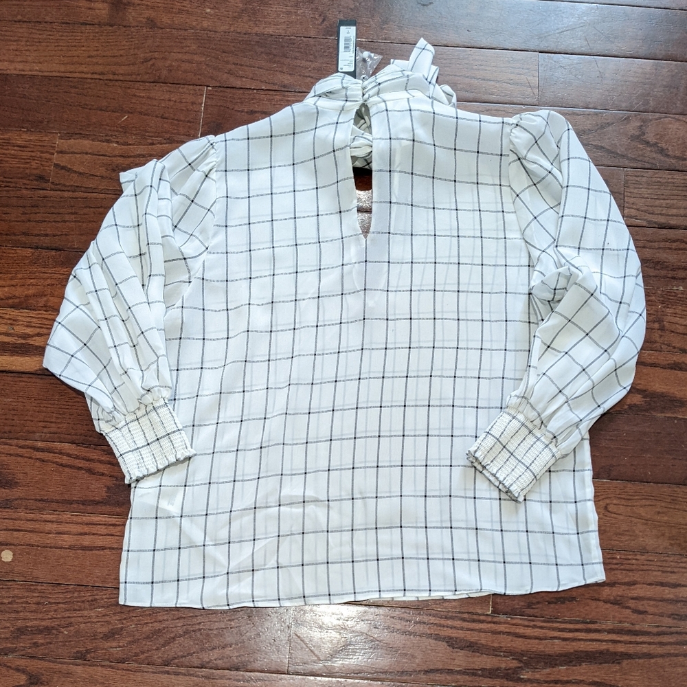 BNWT ALICE + OLIVIA  Mallie Tie Neck Blouse - Picture 15 of 15